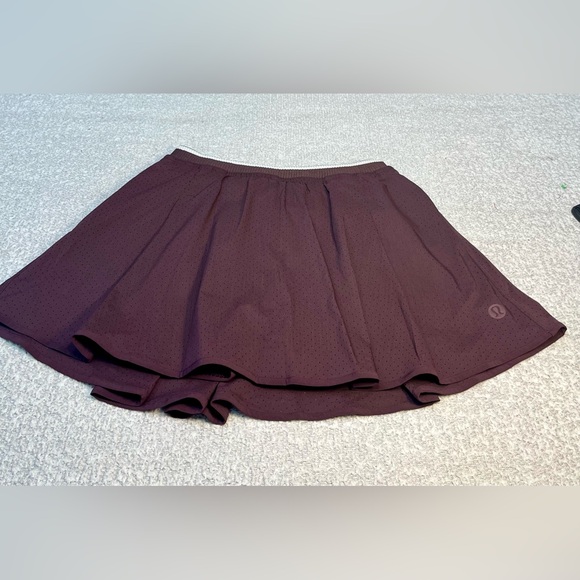 Lululemon Athletica Perforated Narrow
Waistband Tennis Skirt - Picture 7 of 16